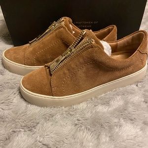Frye Lena Zip Low Size 5.5